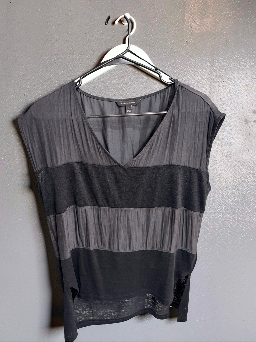 Banana Republic Black Striped V-Neck Short Sleeve Top